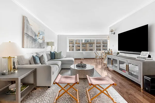 Sold by Compass | media 1