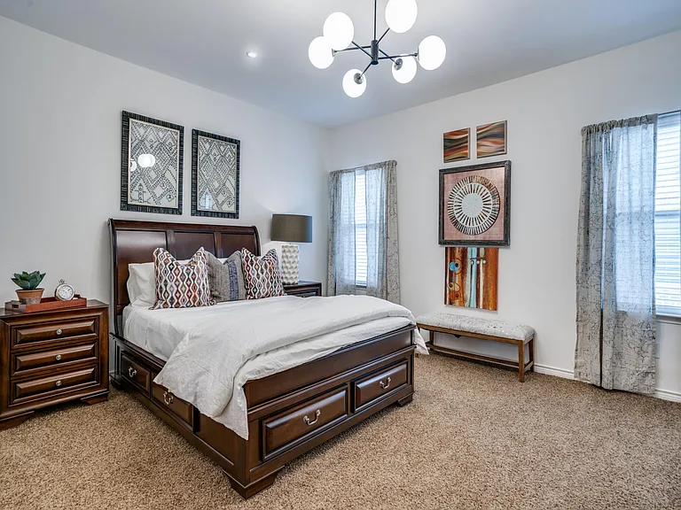 5745 Knox Dr — Photo 9
