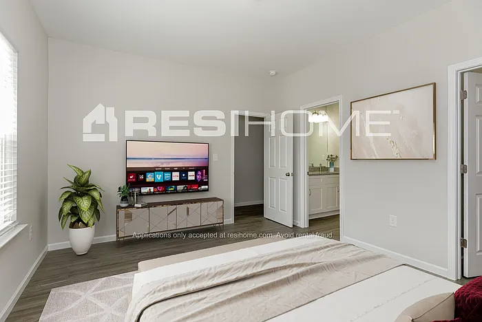 1720 Taylor Ave — Photo 10