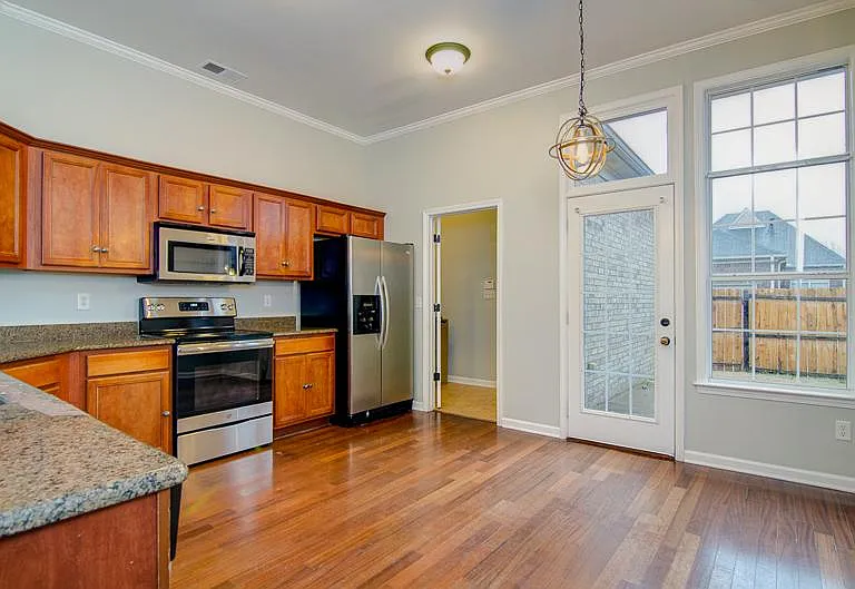 1548 Wynne Rd — Photo 4