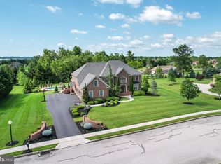 121 Drummond Ln, Hanover, PA 17331