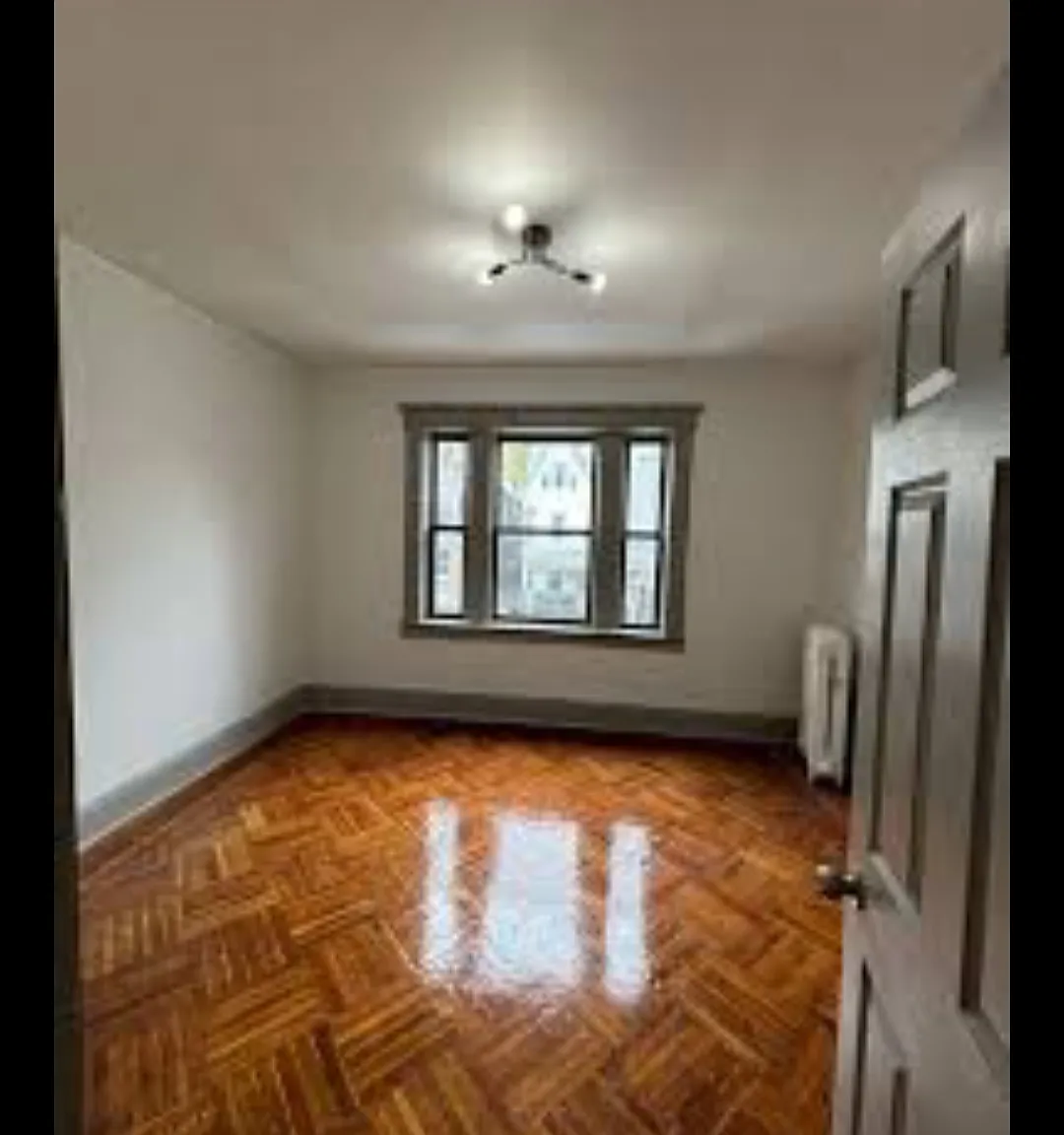 3 bed, 1300 sqft, $2,500 — Photo 4