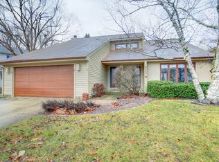 2106 Georgetown Cir, Champaign, IL 61821