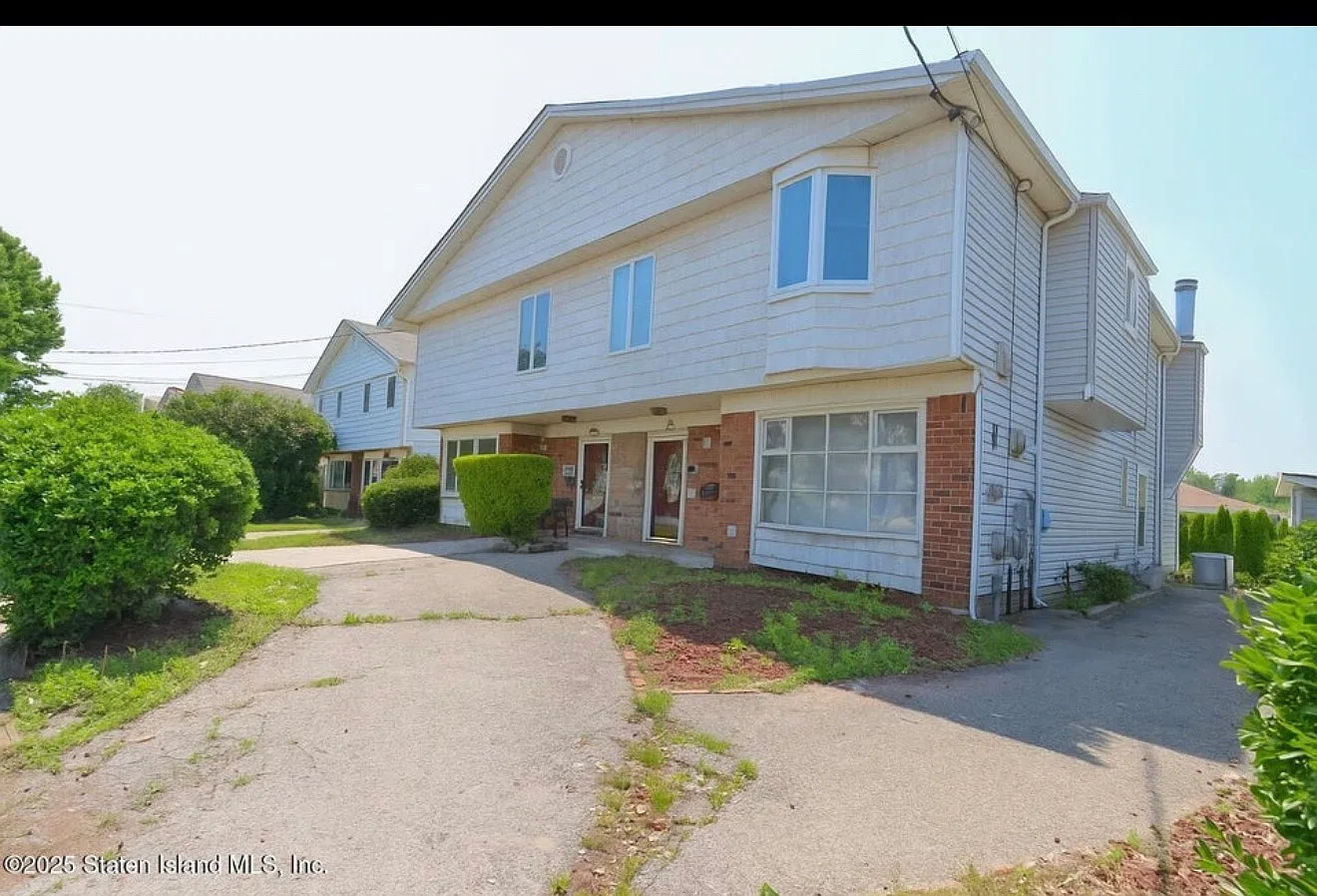 2 bed, 1028 sqft, $2,300 — Photo 1
