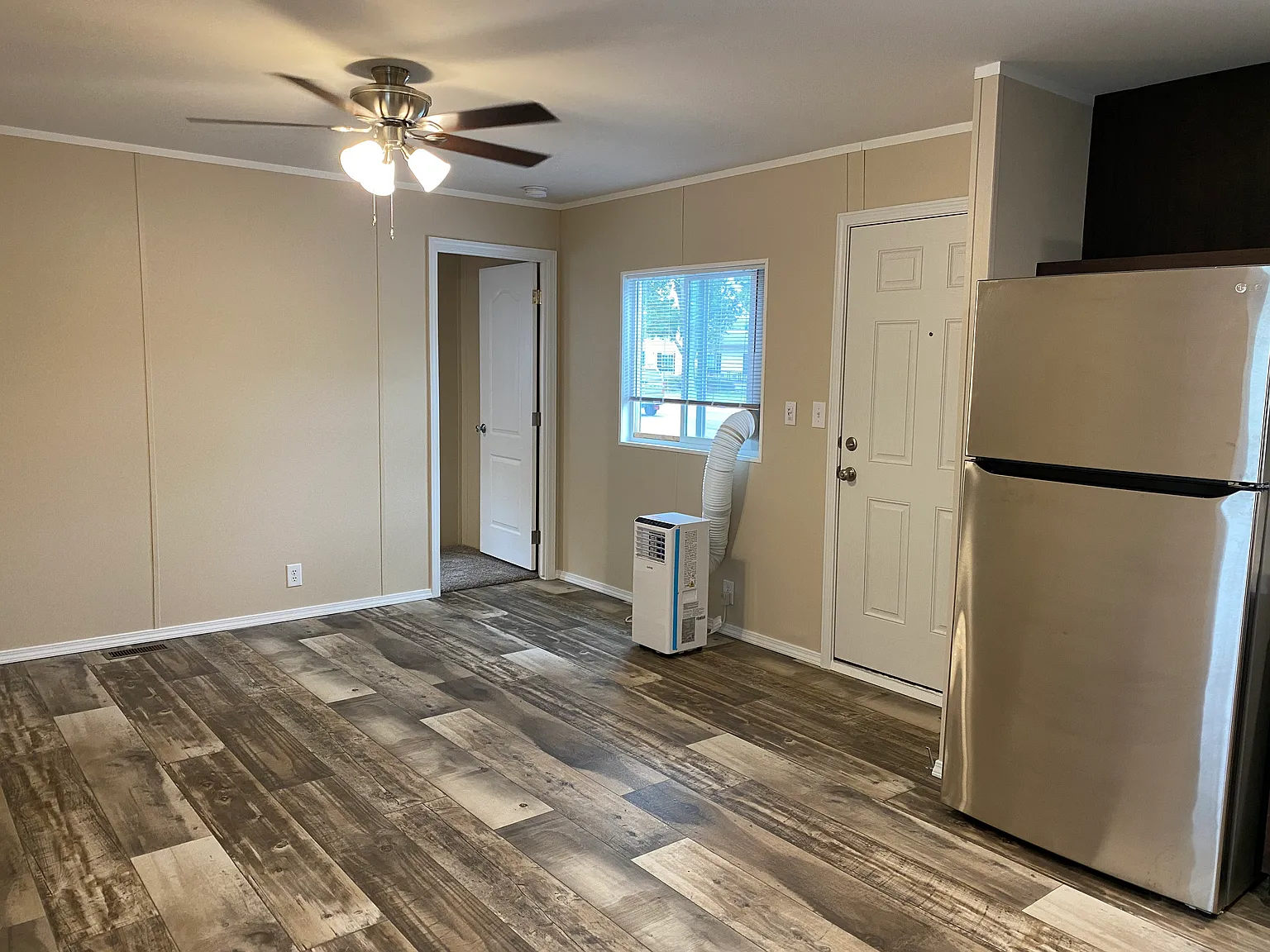 2 bed, 672 sqft, $900 — Photo 4