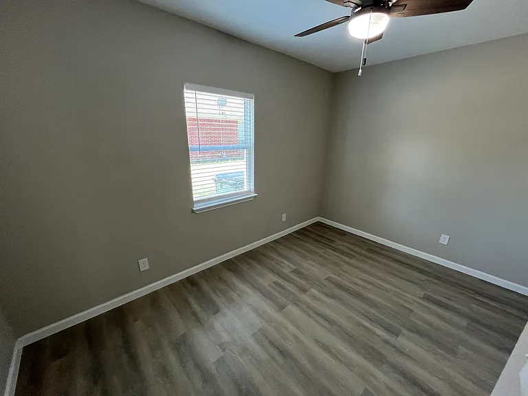 1215 H Pl — Photo 16