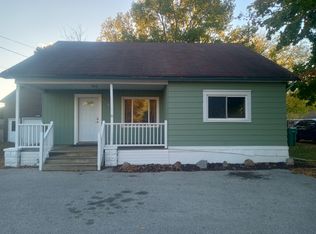 119 N Auburn Rd, Auburn, MI 48611