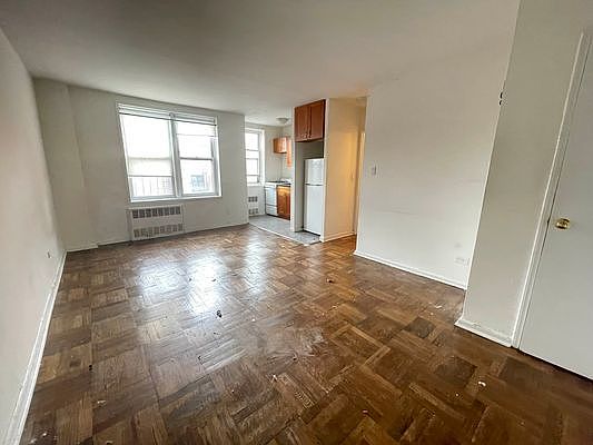4th image of 75-18 Woodside Ave #2L