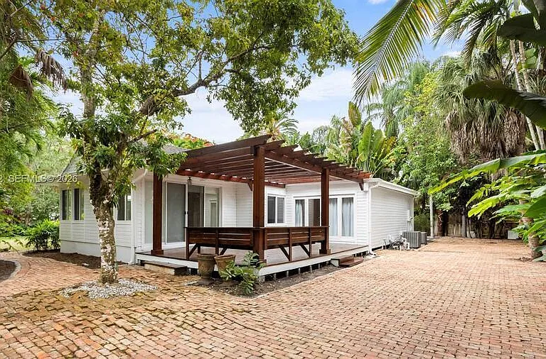 3945 Loquat Ave — Photo 48