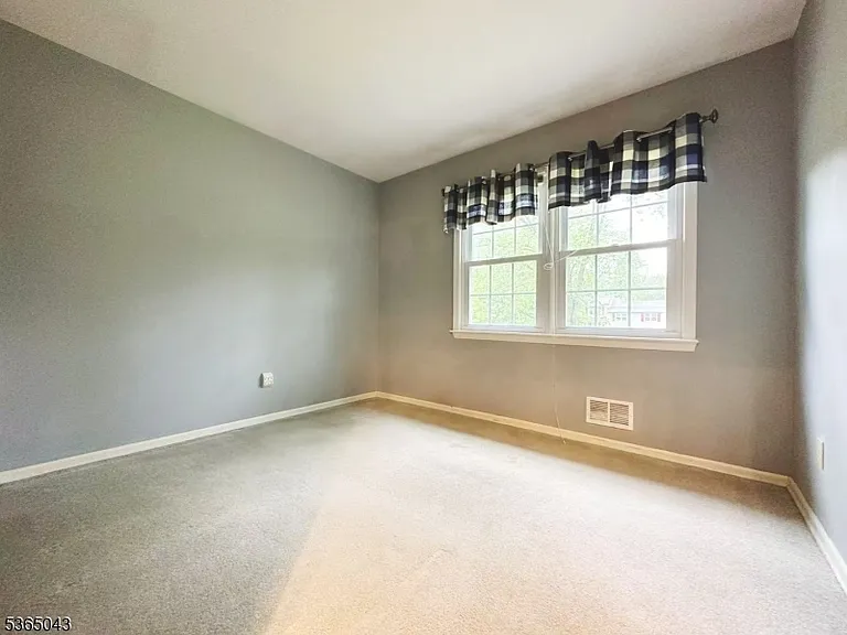 21 Meadowview Rd — Photo 20