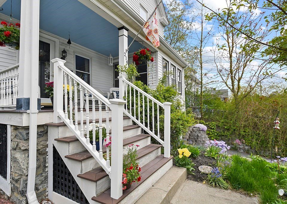 214 Laurel St, Melrose, MA 02176 Zillow