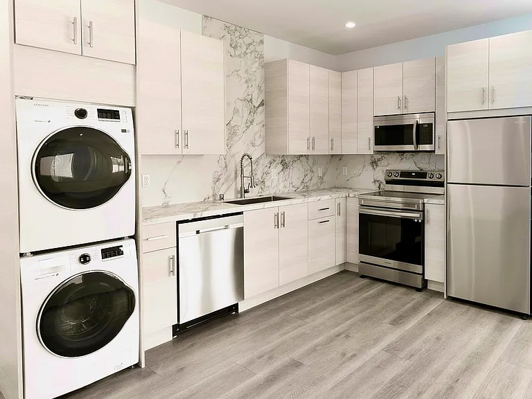 Beautifully Renovated Property perfectly situated between North Park and Normal Heights! — Photo 4