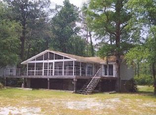 896 Swan Point Rd, Washington, NC 27889