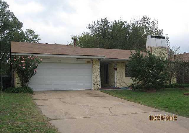 1st image of 616 N Westwood Dr