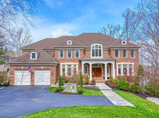 11092 Whitstone Pl, Reston, VA 20194