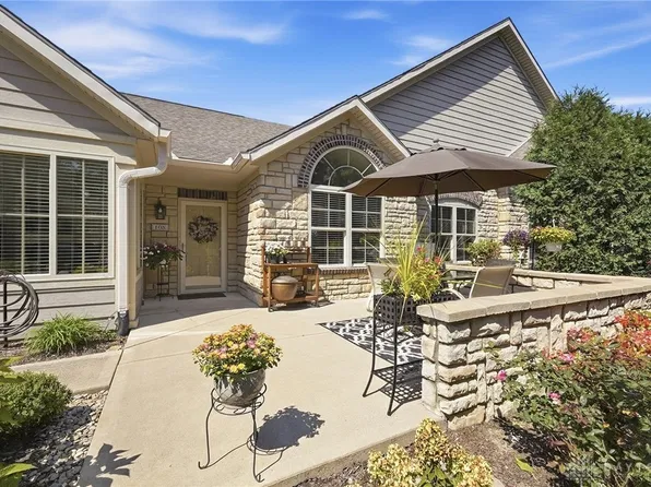 108 Scarborough Village Dr, Dayton, OH 45458