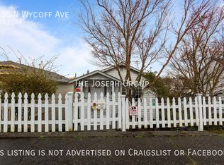 130 N Wycoff Ave, Bremerton, WA 98312