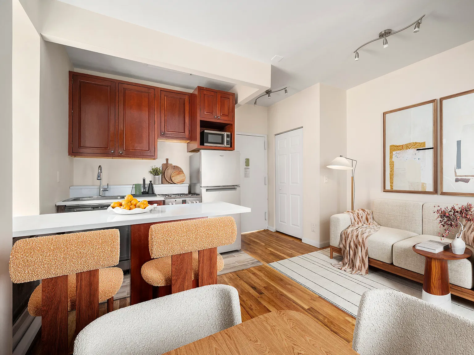 713 East 9th Street — Photo 3