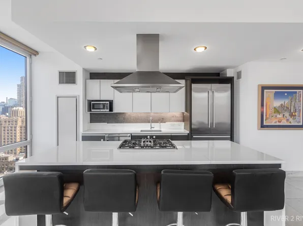 247 West 46th Street image 3 of 11