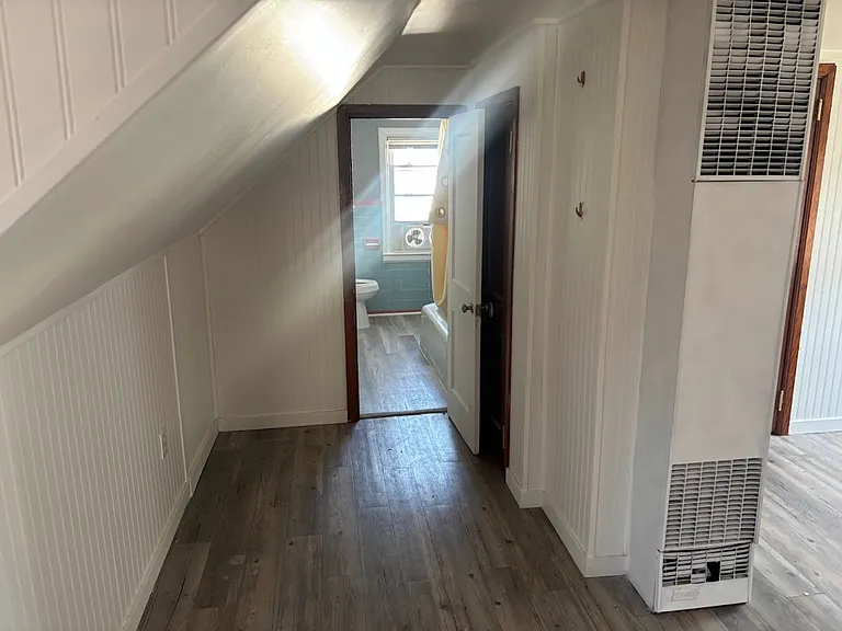 4745 Lind St — Photo 12