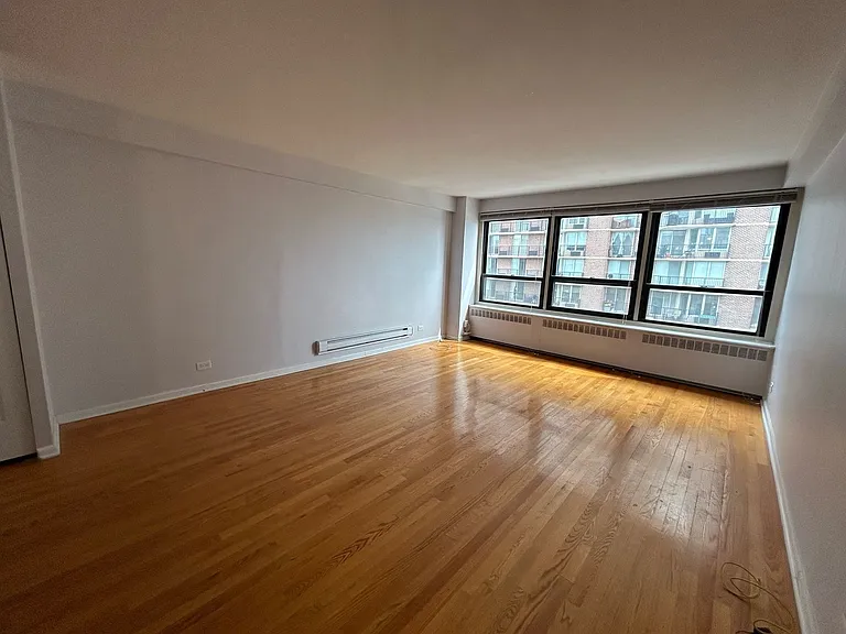 4180 Marine Terrace Apartments — Photo 136