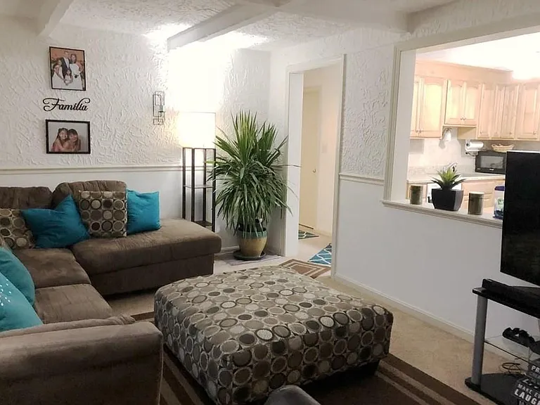 50 Spencer Rd #18L — Photo 2