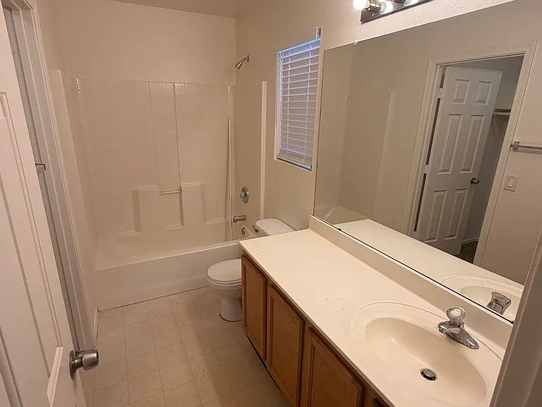 1225 W Darrel Rd — Photo 10