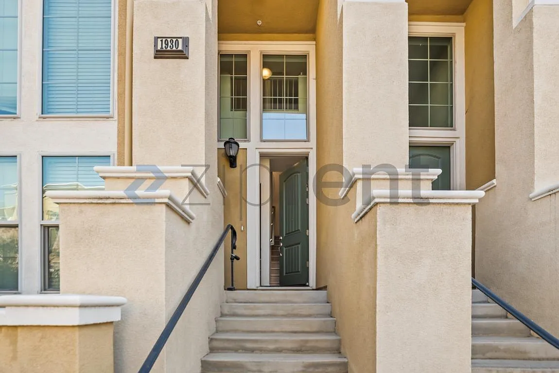 3 bed, 1709 sqft, $4,778 — Photo 3