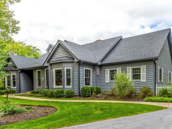 414 Brookmont Ln, North Barrington, IL 60010