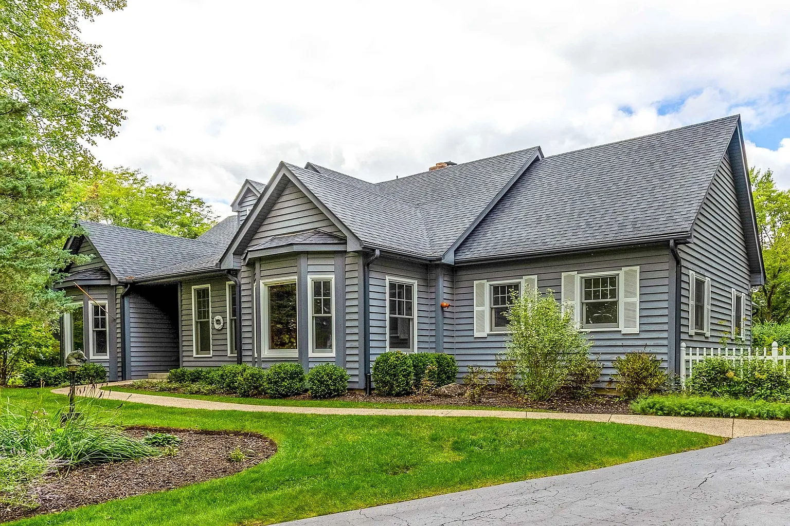 414 Brookmont Ln photo 1