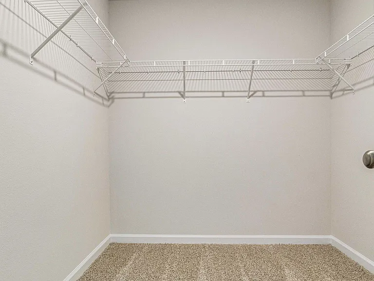 5240 Peach Dr — Photo 32