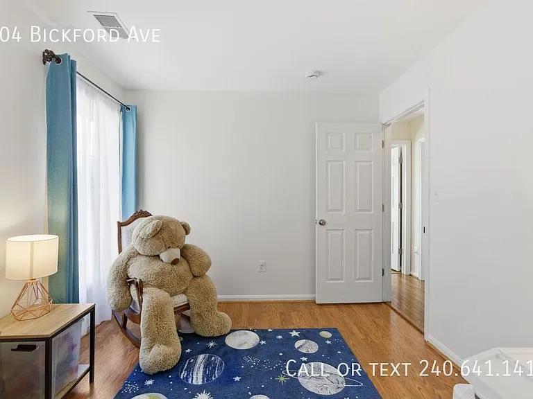 504 Bickford Ave — Photo 18