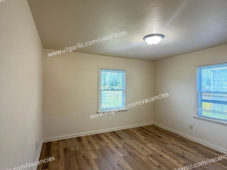 727 Mount St — Photo 17