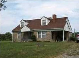 30 Amos Arms Rd, Celina, TN 38551