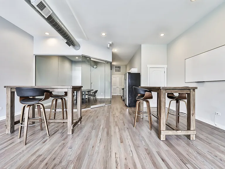517 N Racine Ave #1 — Photo 2