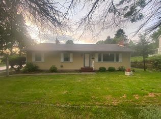 1109 Layton Rd, Clarks Summit, PA 18411