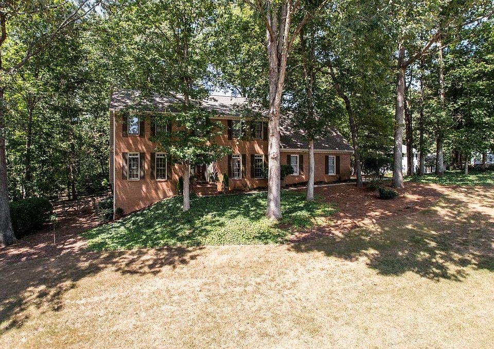 1st image of 535 Wood Valley Trce