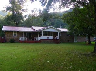 113 Shelton Ln, Rock Creek, WV 25174
