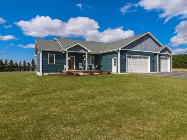 5673 Timber Flats Dr, Kingsley, MI 49649