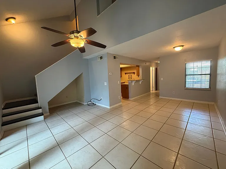 7200 SW 8th Ave #T128 — Photo 3