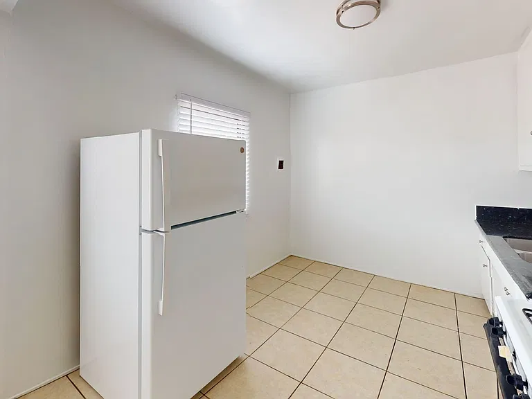 Amazing 2 bedroom & 1 bathroom unit - Los Angeles! — Photo 4
