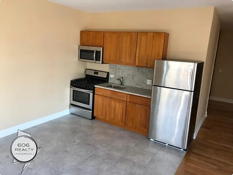 6001 W Cermak Rd — Photo 2