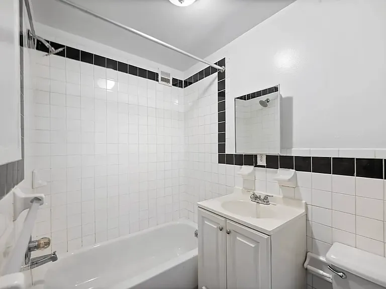 375 Pleasant Ave #5B — Photo 8