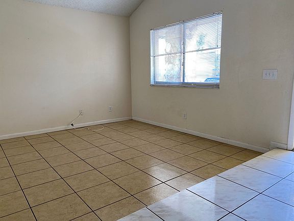 5th image of 5205 Dublin Pl