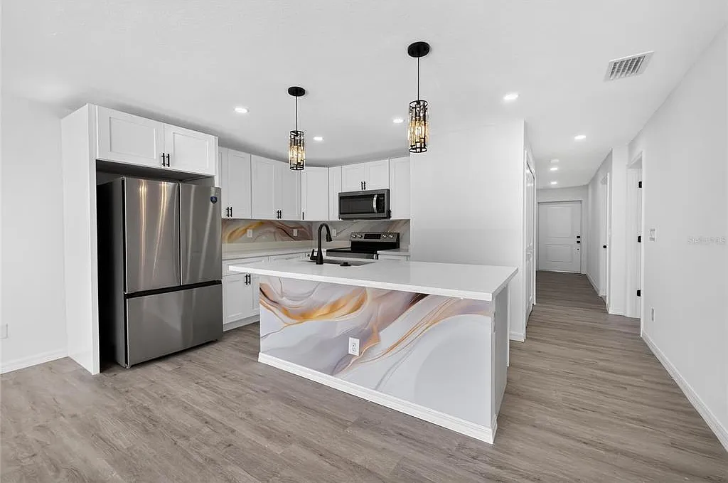 3 bed, 2.0 bath, 1200 sqft, $1,750 — Photo 2