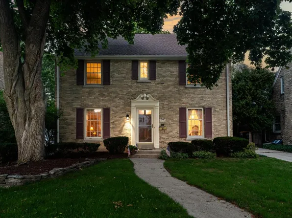2630 N 88th STREET, Wauwatosa, WI 53226