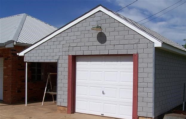 2nd image of 1102 Mill St