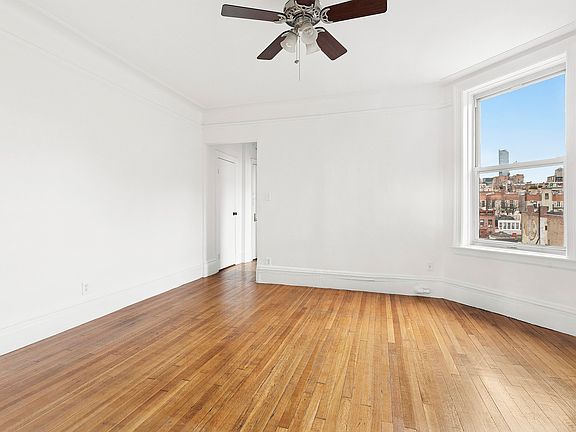 3rd image of 123 Waverly Pl APT 7B
