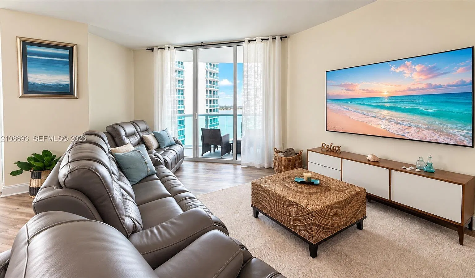 3 bed, 3.0 bath, 2079 sqft, $4,200 — Photo 1