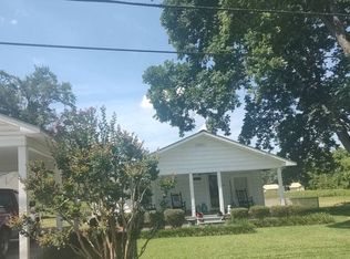 215 Broad St SW, Poulan, GA 31781